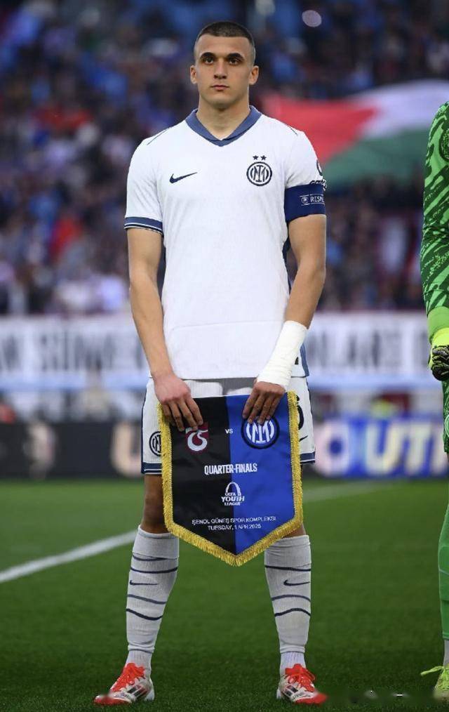 爱游戏体育-包含国际米兰迎足总杯关键赛，今晚刷新队史纪录，话题不断，球探报告显示潜力的词条