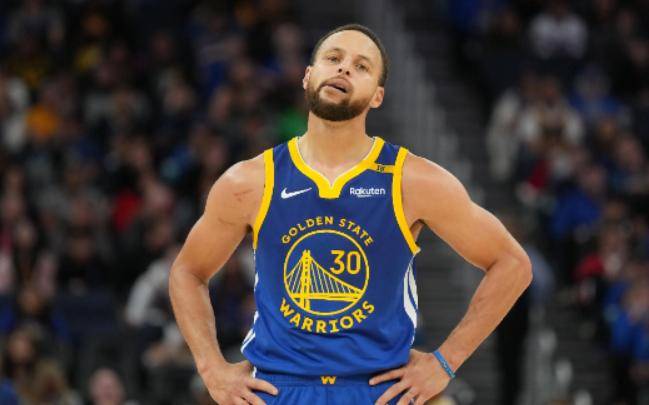 爱游戏体育-库里回归赛场，回归赛场首场状态亮眼，G2观众沸腾！的简单介绍