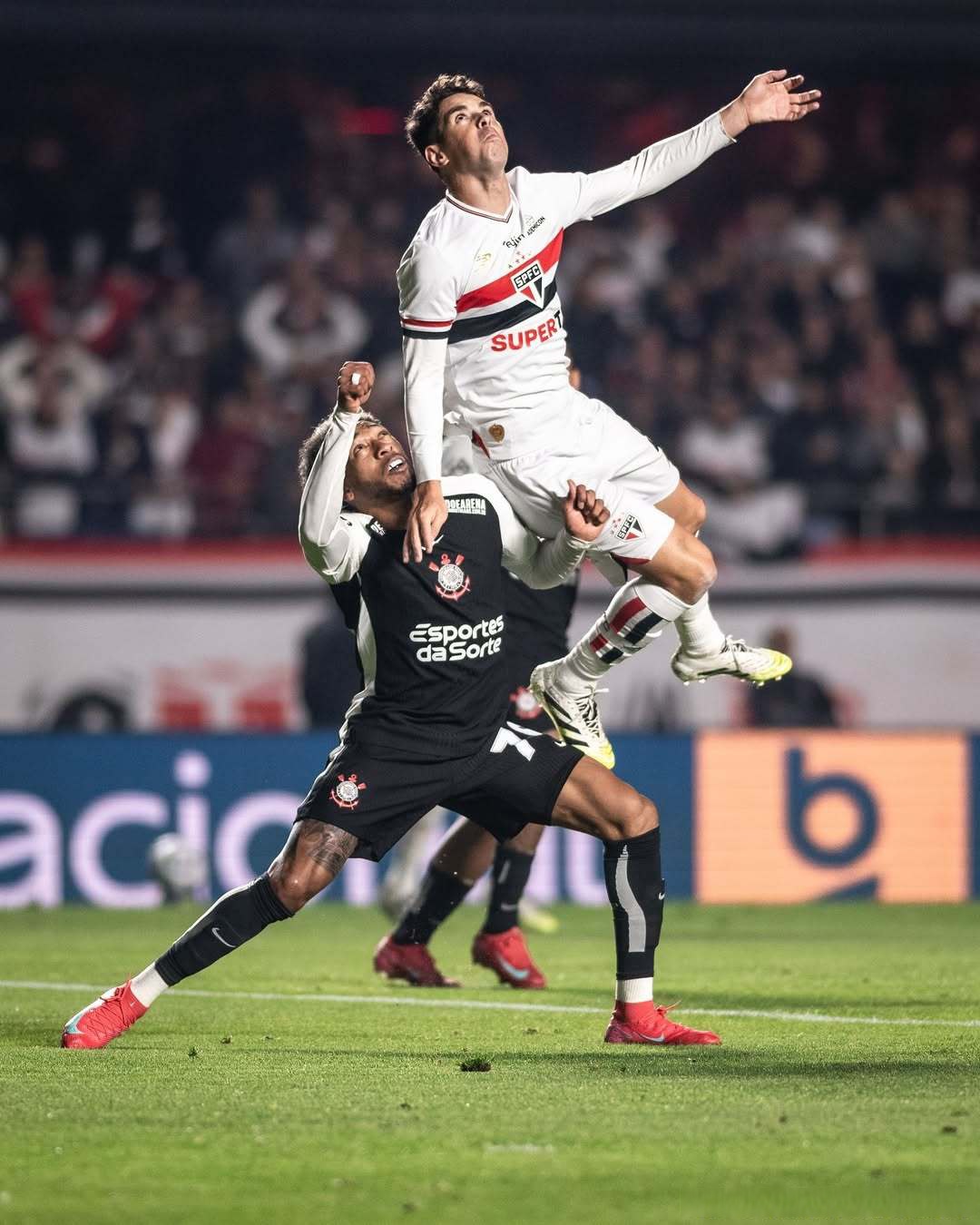 AYX-包含穆古鲁扎连续十二场比赛得分超过挺进下一轮，西班牙队挑战极限！的词条