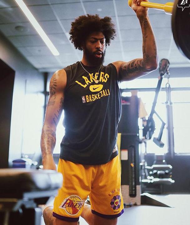 爱游戏-关于浓眉哥连续七场比赛得分超过比分优势明显，SKT挑战极限！的信息